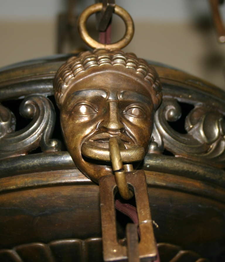 Bronze-Kronleuchter im neoklassischen Stil im Zustand „Hervorragend“ im Angebot in New York, NY