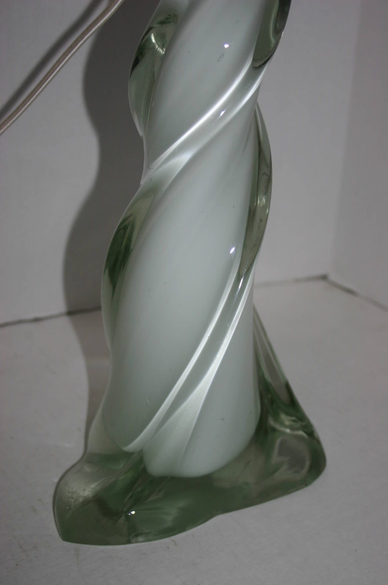 Single White Murano Glass Table Lamps In Good Condition In New York, NY