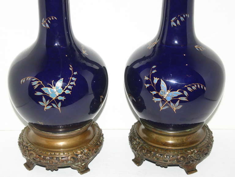 Pair of French Porcelain Table Lamps For Sale 2