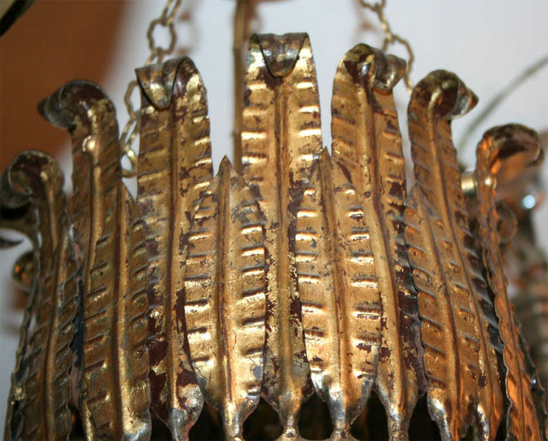 Francese Apparecchio a forma di corona in metallo dorato in vendita