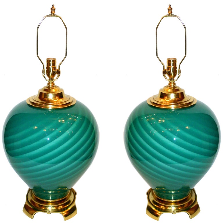 Paire de grandes lampes en verre soufflé vert en vente