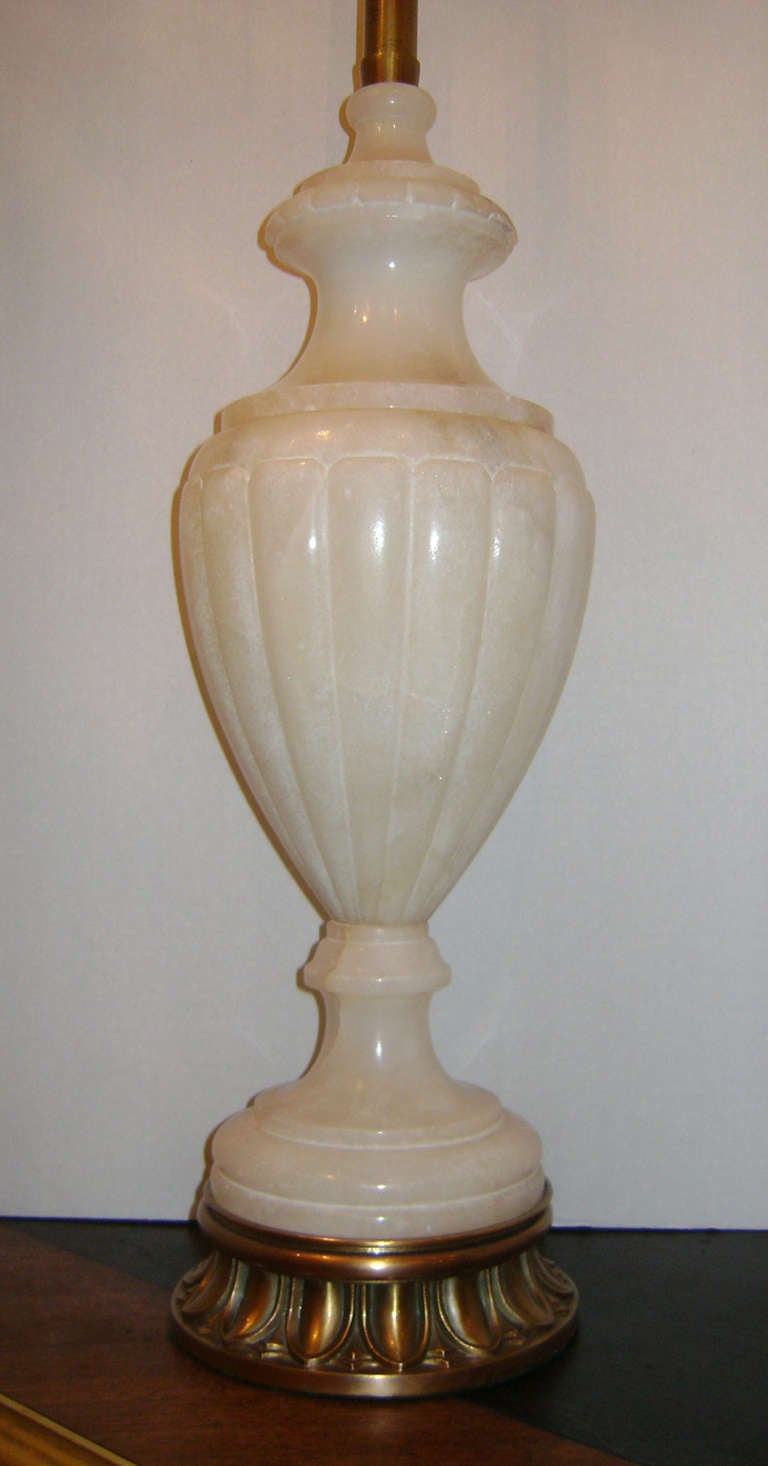Große neoklassische Alabaster-Lampen (Italienisch) im Angebot