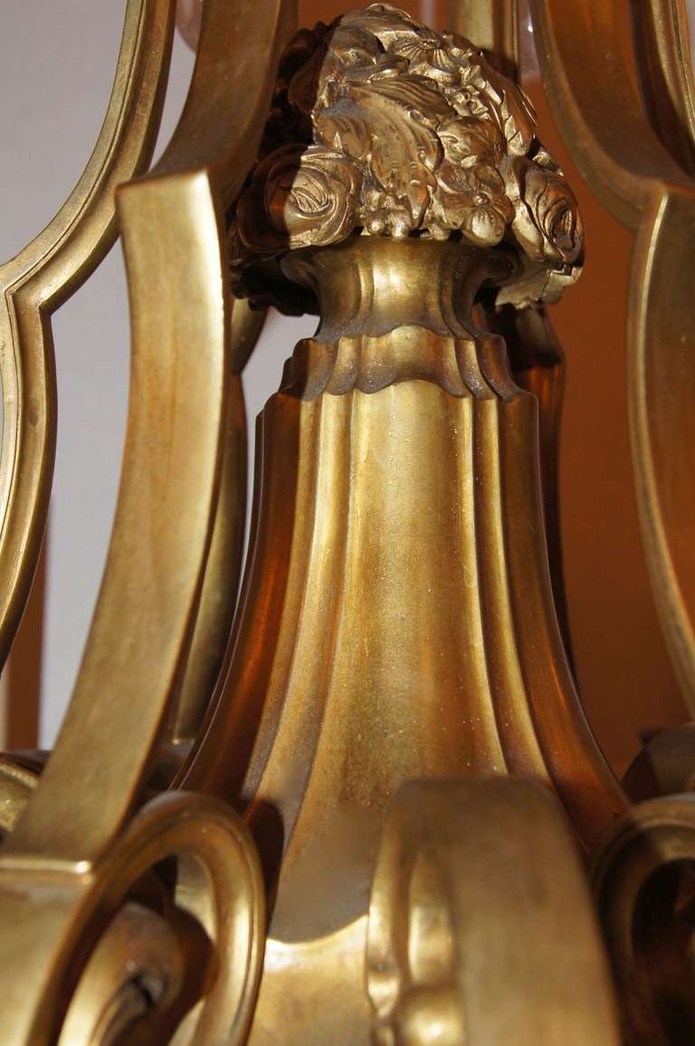 Vergoldeter Kronleuchter aus Bronze mit Bergkristall-Anhängern im Angebot 4