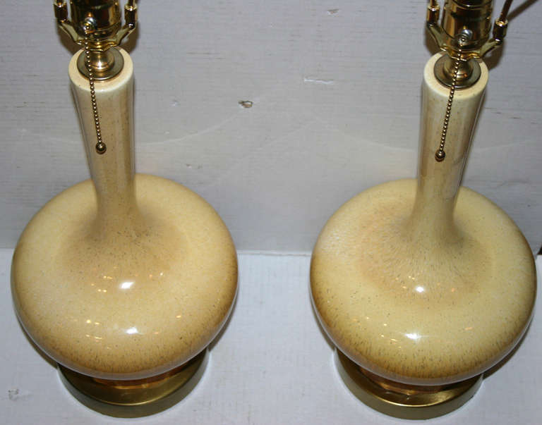 Pair of Light Cream Colored Porcelain Lamps For Sale 1