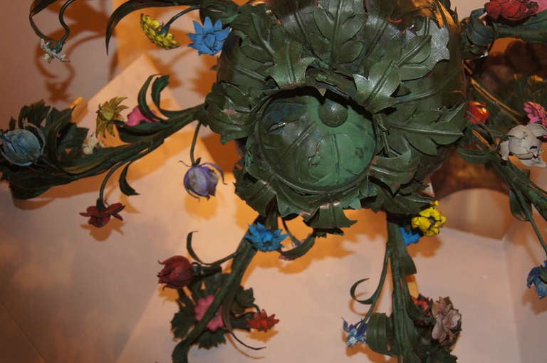 Large Italian Painted Tole Chandelier In Excellent Condition In New York, NY