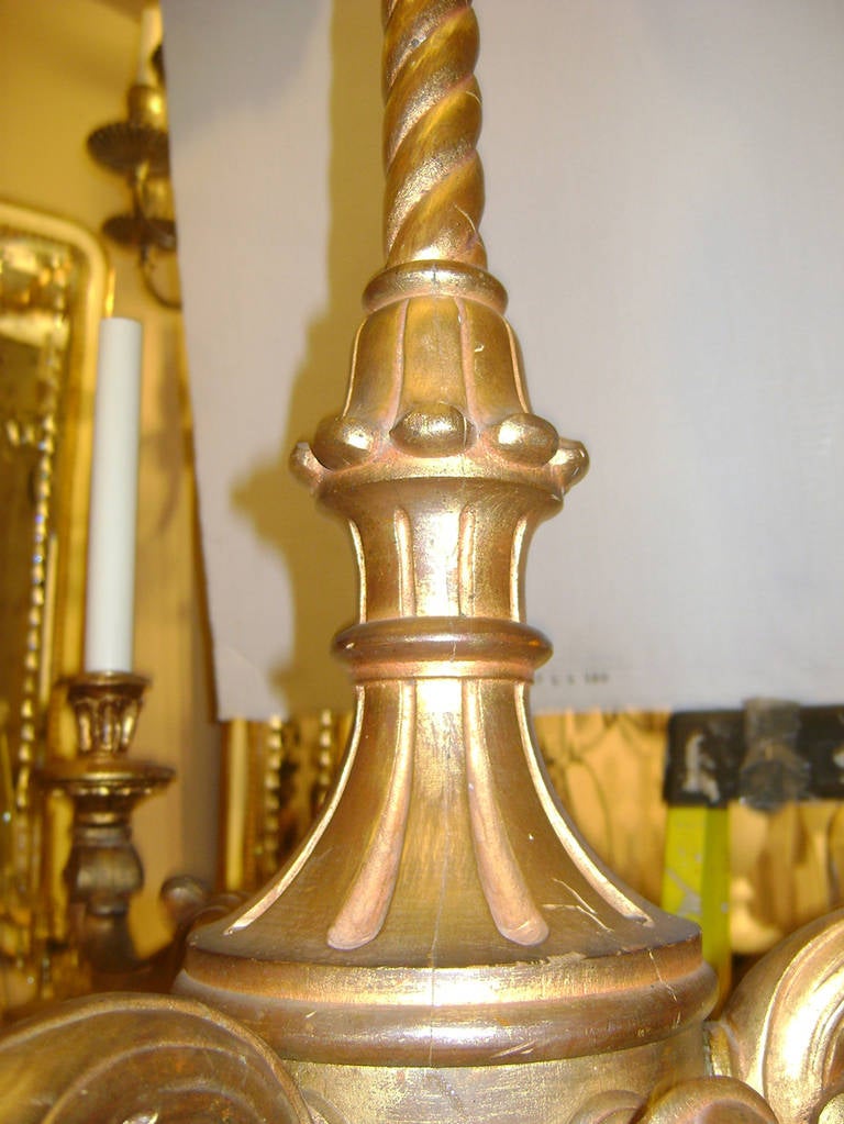 Italian Neoclassic Carved and Giltwood Chandelier For Sale