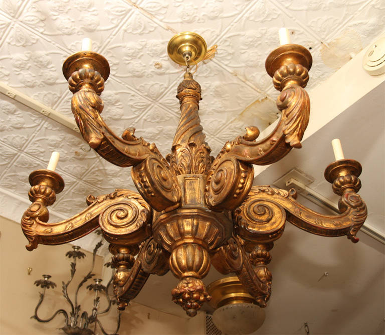 French Giltwood Chandelier In Good Condition For Sale In New York, NY