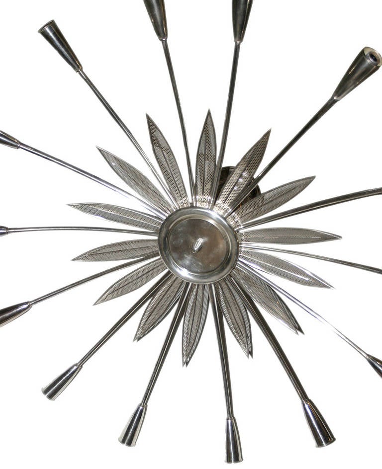 Italiano Apparecchio di illuminazione moderno placcato in argento in vendita
