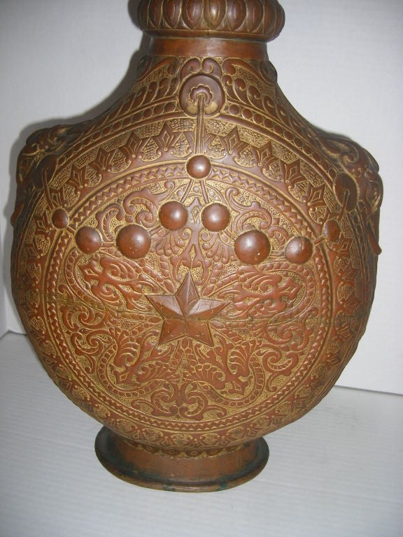 Vase aus gehämmertem Kupfer im Angebot 4