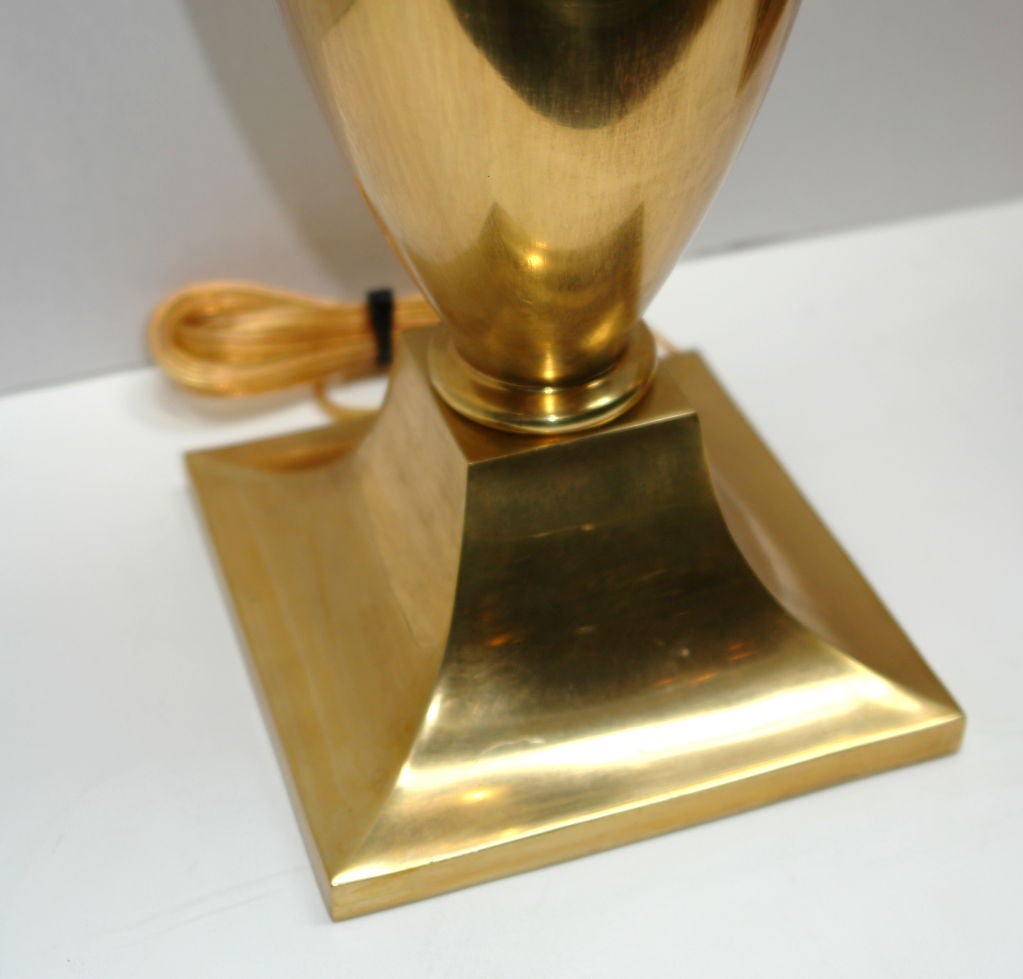 Bronze Lampes de table modernes en bronze doré en vente