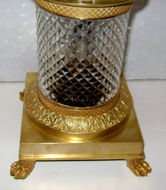 Lampe de bureau en cristal taillé et bronze en vente 1