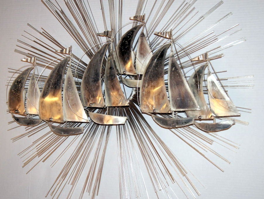 Sunburst Shaped Moderne Wall Sculpture Sconce For Sale 3