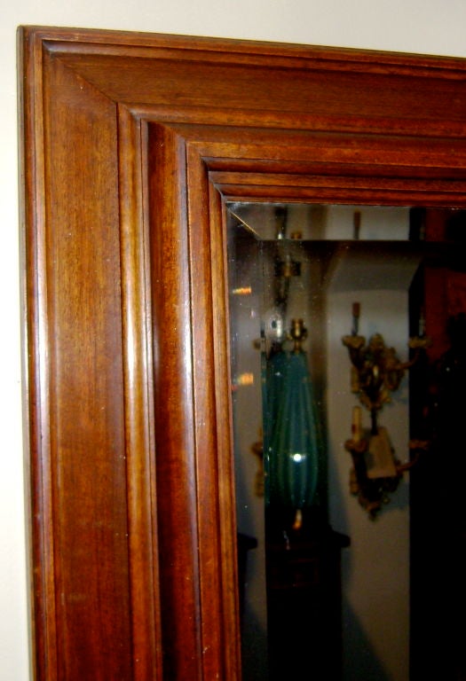 Rechteckiger Spiegel aus Nussbaumholz (Frühes 20. Jahrhundert) im Angebot