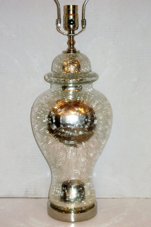 Milieu du XXe siècle Lampe simple en verre mercuré craquelé en vente
