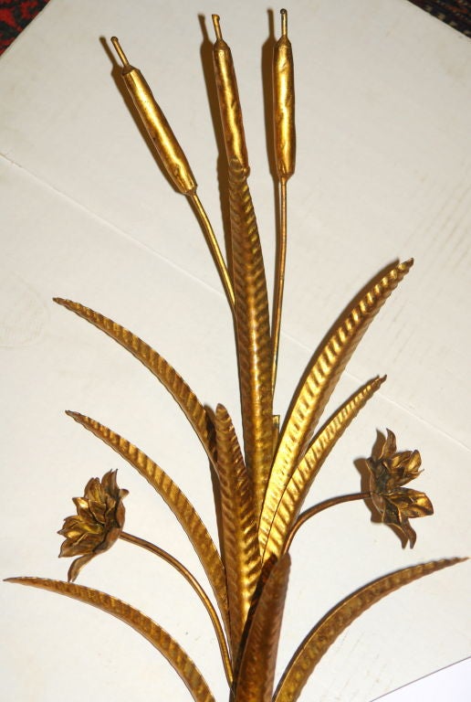 Pair of 1940s Italian gilt metal foliage design sconces.
Measurements:
Height: 39.5