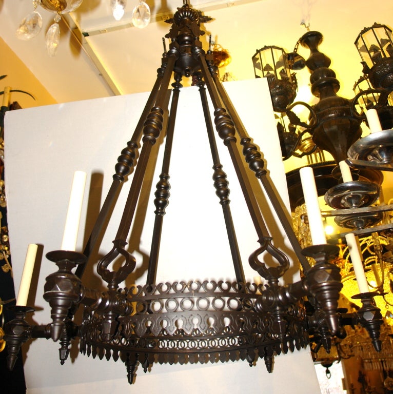 A French bronze chandelier with original patina and 6 lights, circa 1920s.

Measurements:
Height 50