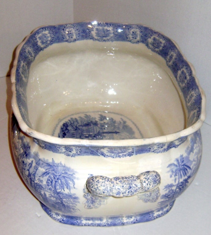 English Porcelain Cachepot For Sale 3