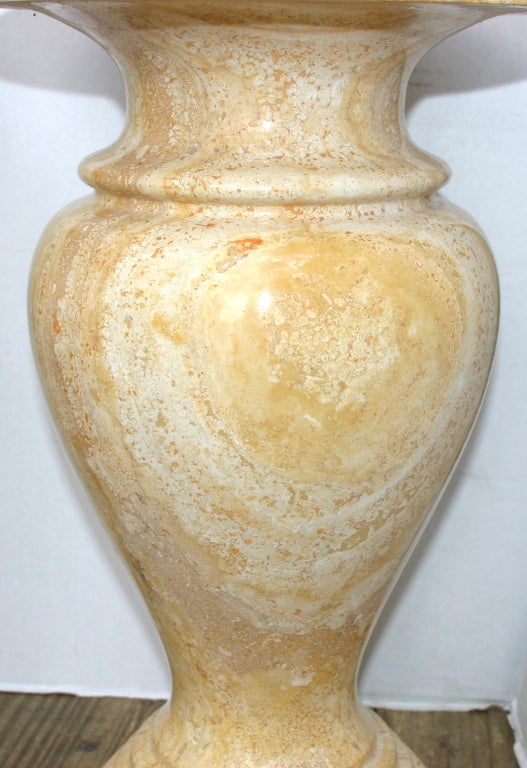 Pair of Italian Onyx Urns In Good Condition In New York, NY