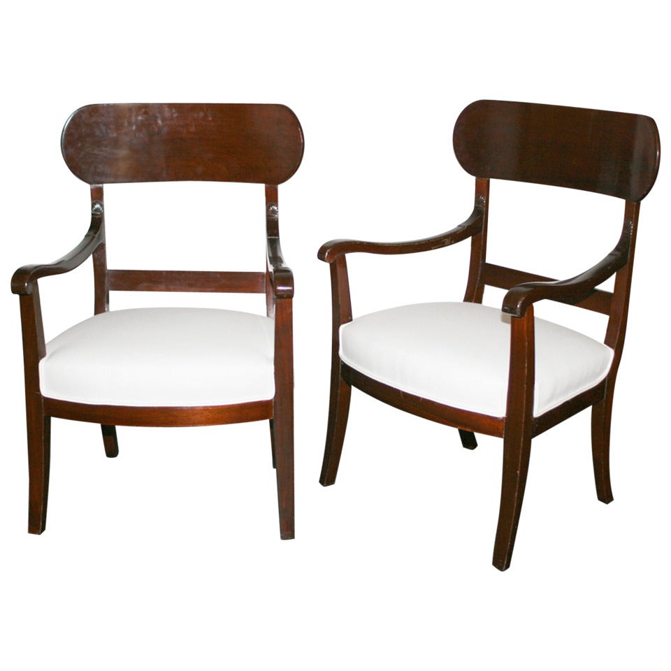 Pair of Early 19th Century Mahogany Slipper Chairs For Sale