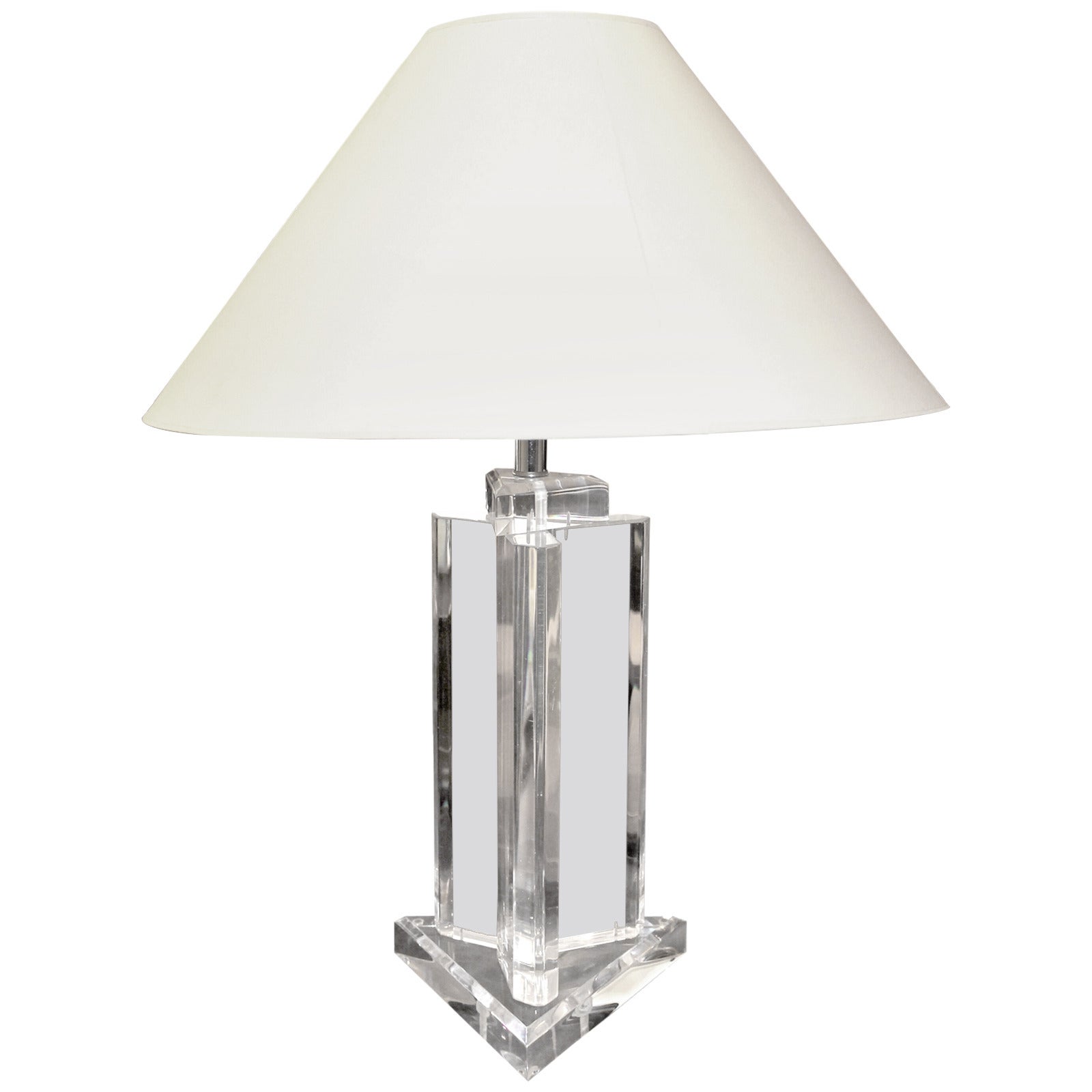 Late 20th Century Lucite Table Lamp For Sale