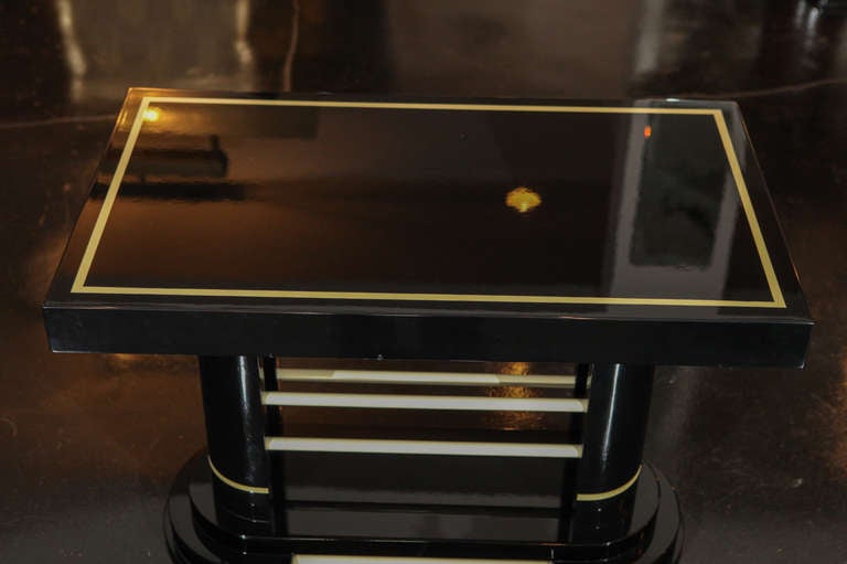 Modernistic Side Table in Black Lacquer In Excellent Condition In Los Angeles, CA