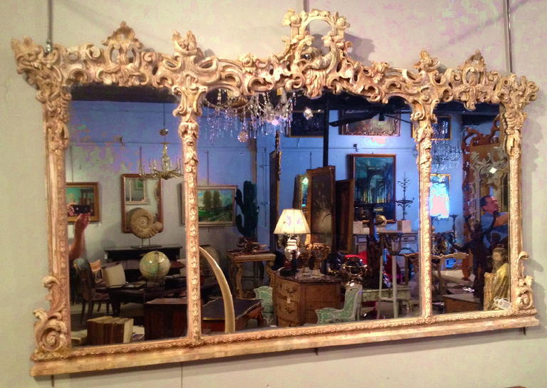 Georgian Overmantle Mirror In Distressed Condition In West Palm Beach, FL