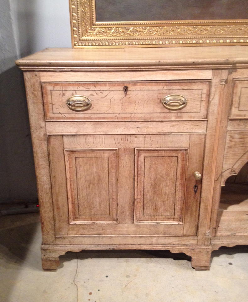 Massive 18th Century English Dresser In Excellent Condition For Sale In West Palm Beach, FL