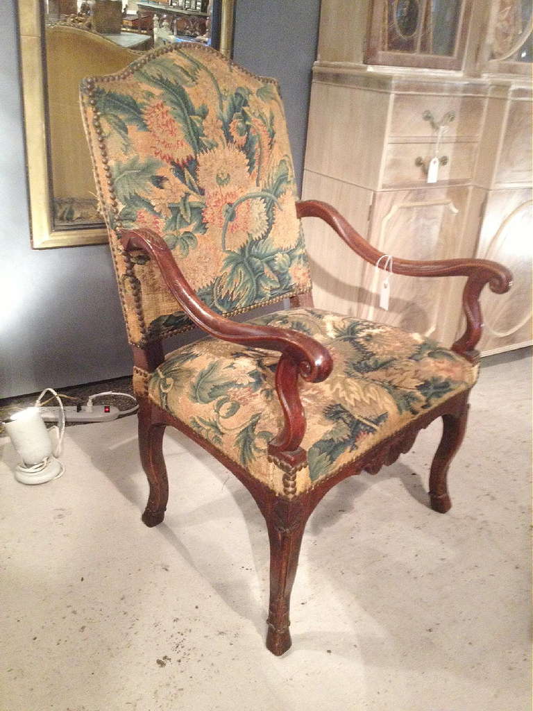 Baroque Large Early 18th Century French Armchair For Sale