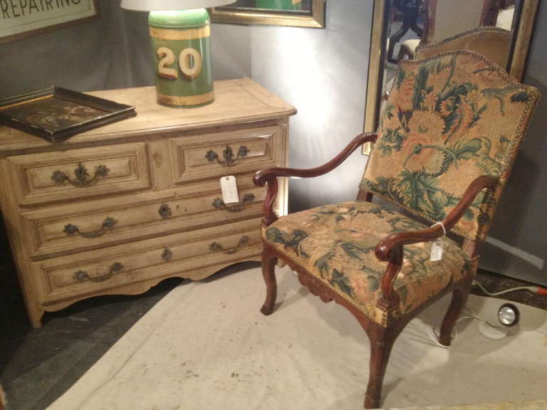 Large Early 18th Century French Armchair In Excellent Condition For Sale In West Palm Beach, FL