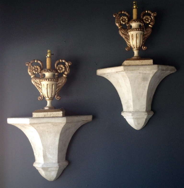 Mid-20th Century Pair of Large Dorothy Draper Style Plaster Wall Brackets For Sale