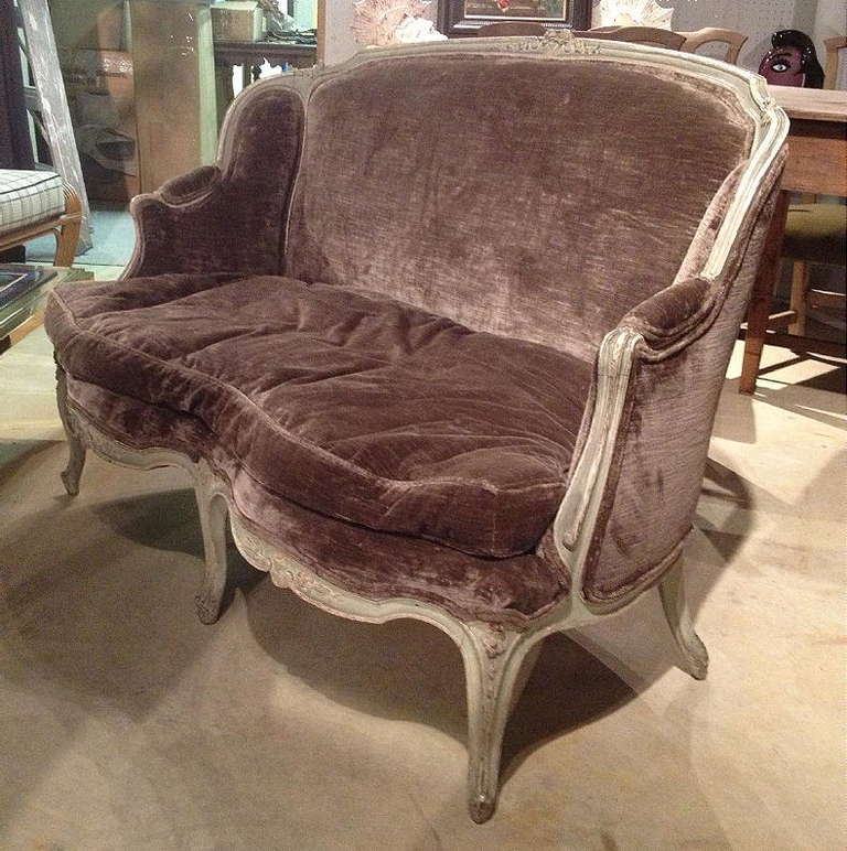 Louis XV Style Settee In Excellent Condition For Sale In West Palm Beach, FL