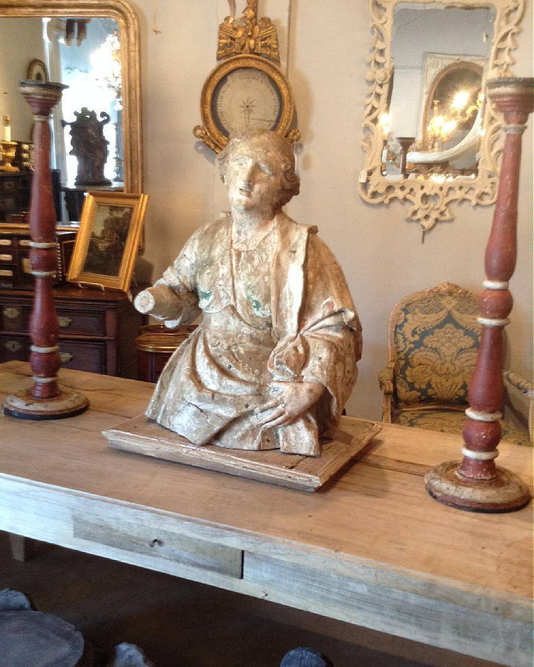 Italian Baroque Carved Wood Figure of a Female Saint In Excellent Condition For Sale In West Palm Beach, FL