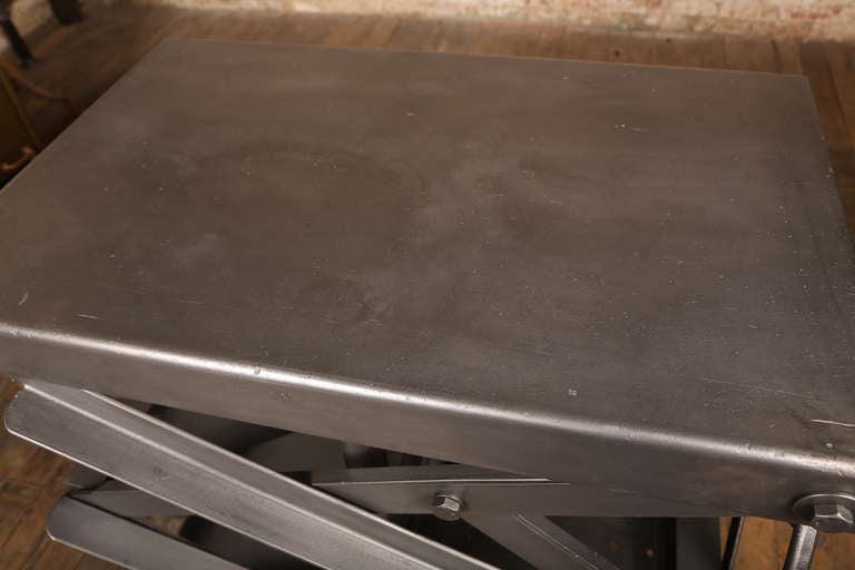American Vintage Industrial Adjustable Steel Factory Scissor Lift Rolling Table - Cart