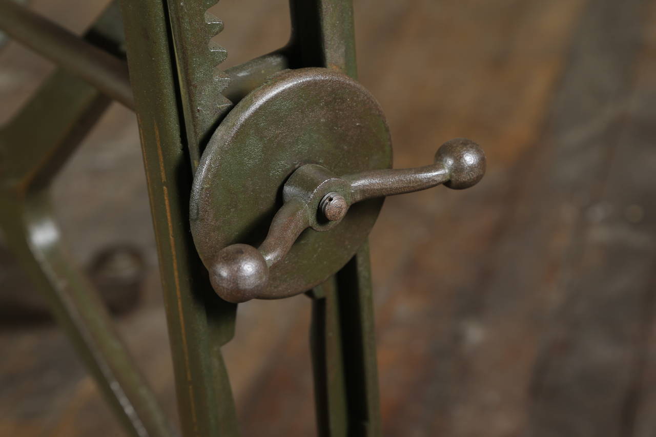 Vintage Adjustable Drafting Table In Good Condition In Oakville, CT