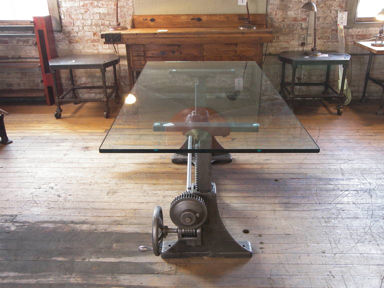Vintage Industrial Cast Iron Adjustable Table Base In Excellent Condition In Oakville, CT