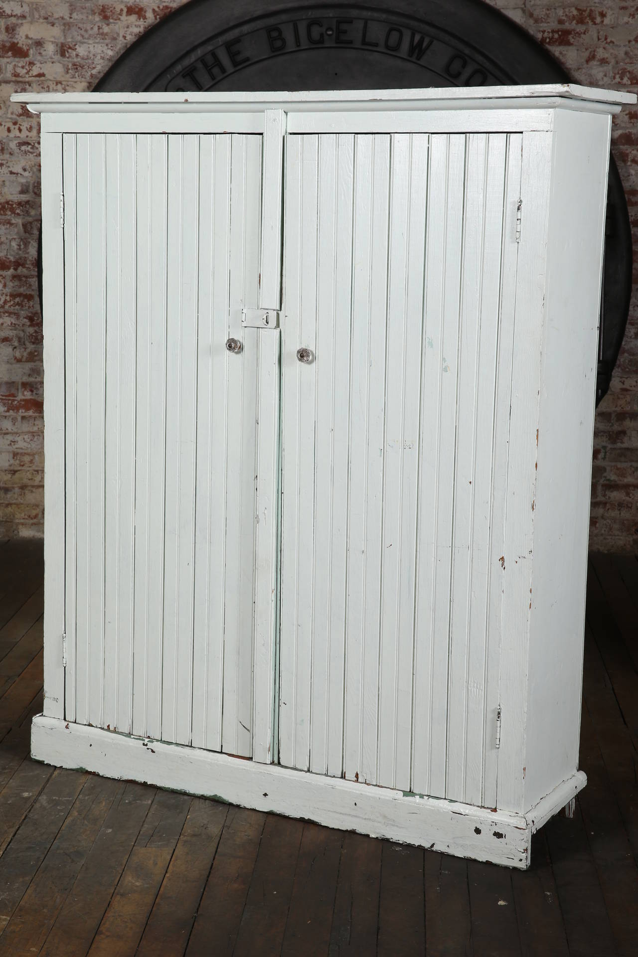 Country Style Painted Wood Distressed Cupboard Cabinet Storage Unit.  In Good Condition In Oakville, CT
