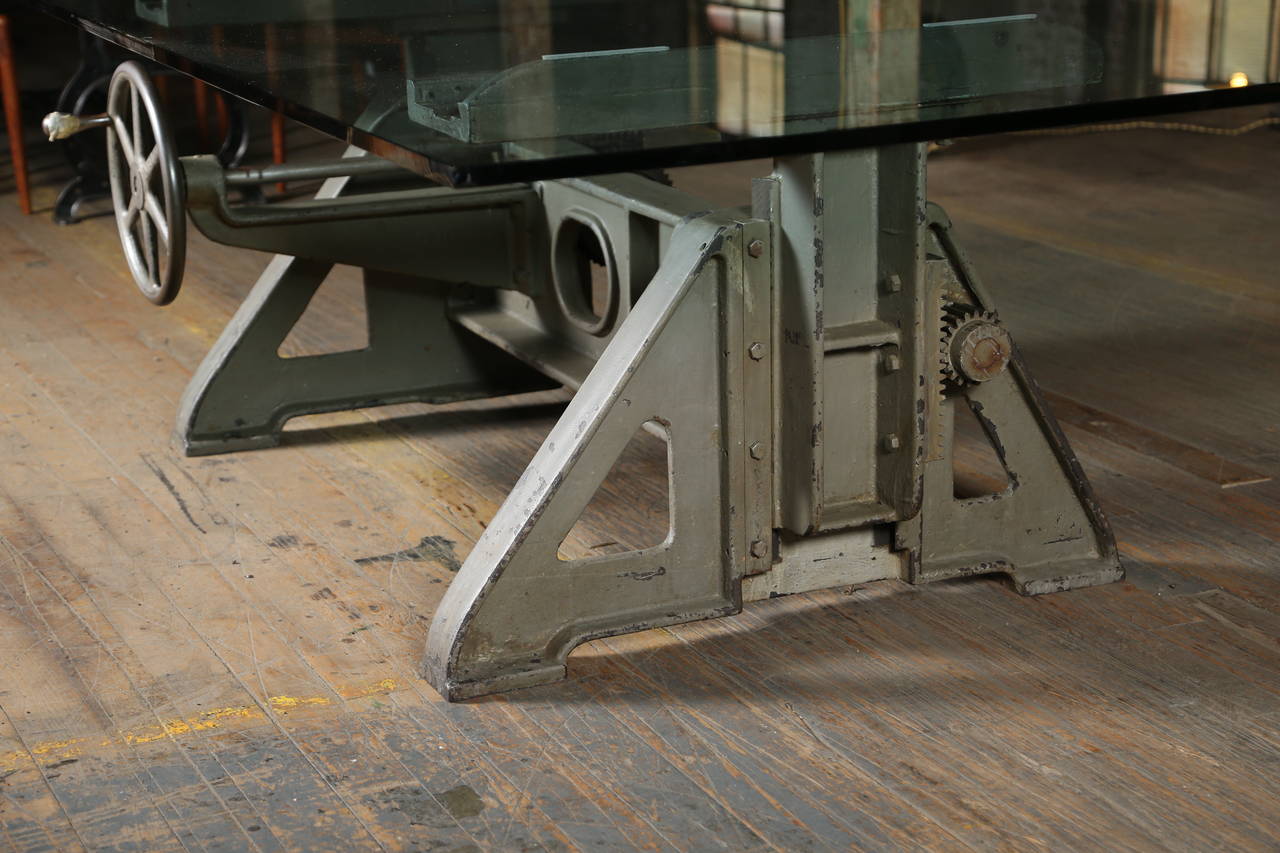 The Crank Gear Table In Distressed Condition In Oakville, CT