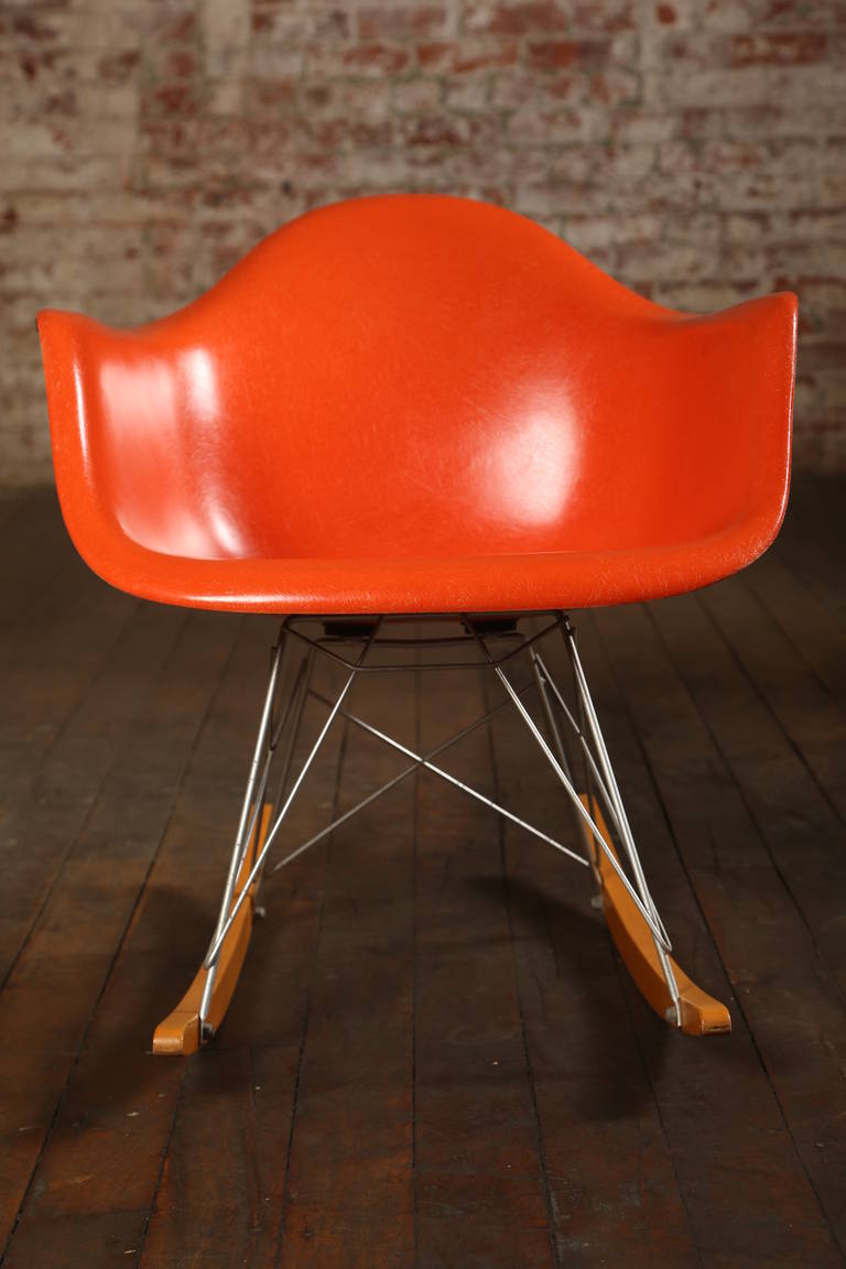 Mid-Century Modern, Eames Rocking Armchair In Good Condition In Oakville, CT