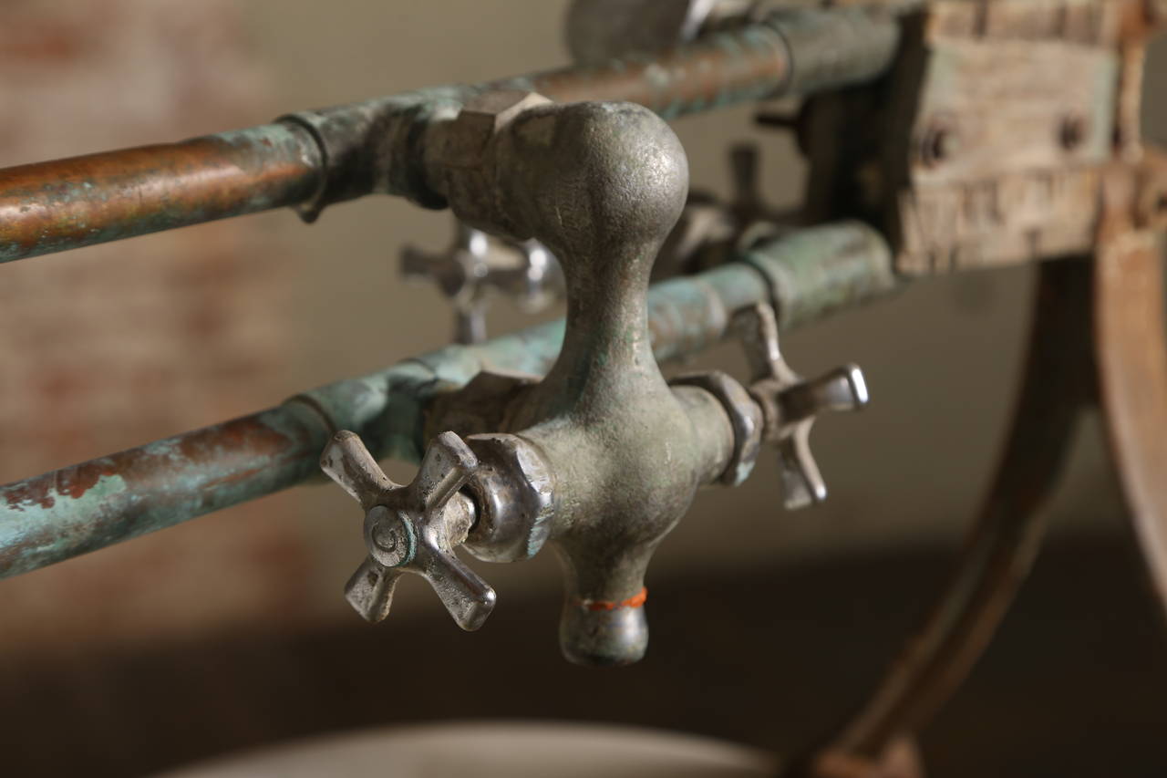 Vintage Industrial Double Pedestal Sink In Good Condition In Oakville, CT