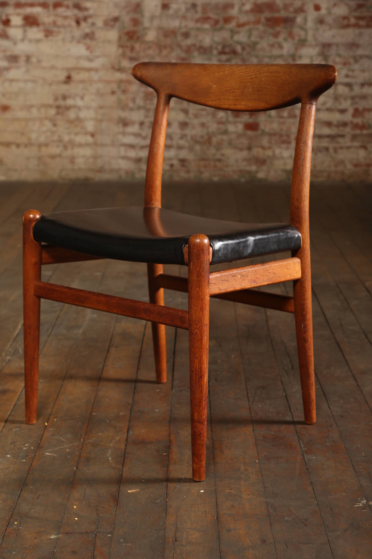 Original Set of Six, Hans Wegner, Oak Wz Chairs. Made in Denmark, in original condition. Seat measures 15