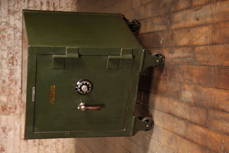 Coffre-fort industriel vintage en acier Meilink.