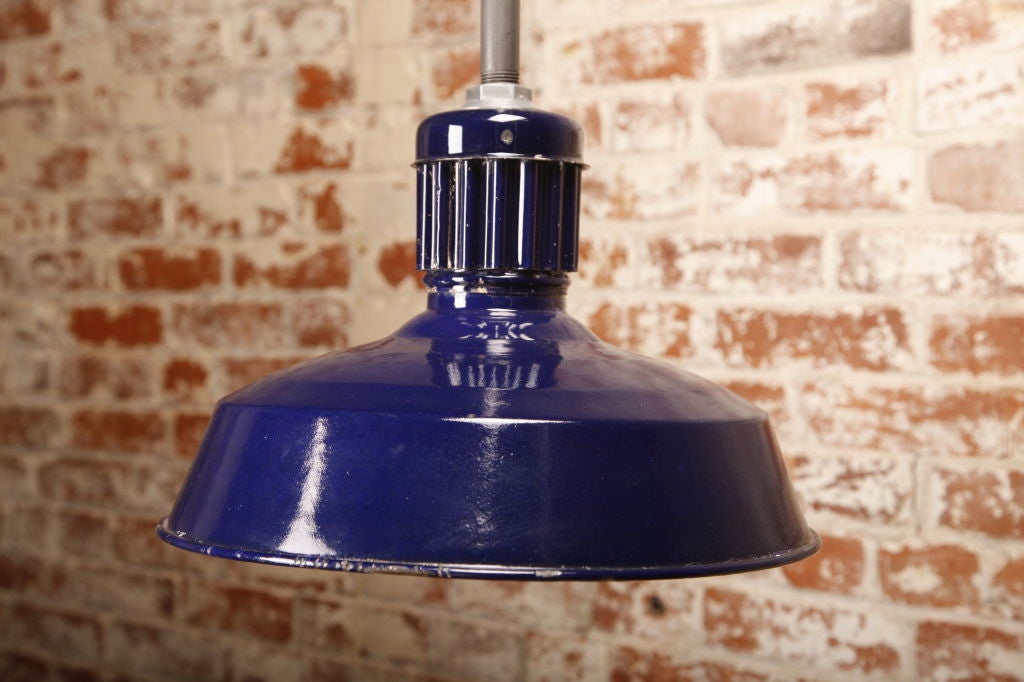 Pendant Light Vintage Industrial Modern Blue Porcelain Hanging Ceiling Lamp In Good Condition In Oakville, CT