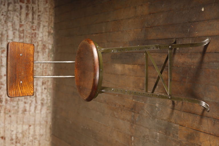 Original Vintage Industrial, American Made Adjustable Stool In Good Condition In Oakville, CT