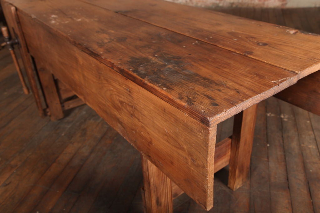 Rustic Table Vintage Industrial American Made Carpenters WorkBench with Vise In Distressed Condition In Oakville, CT