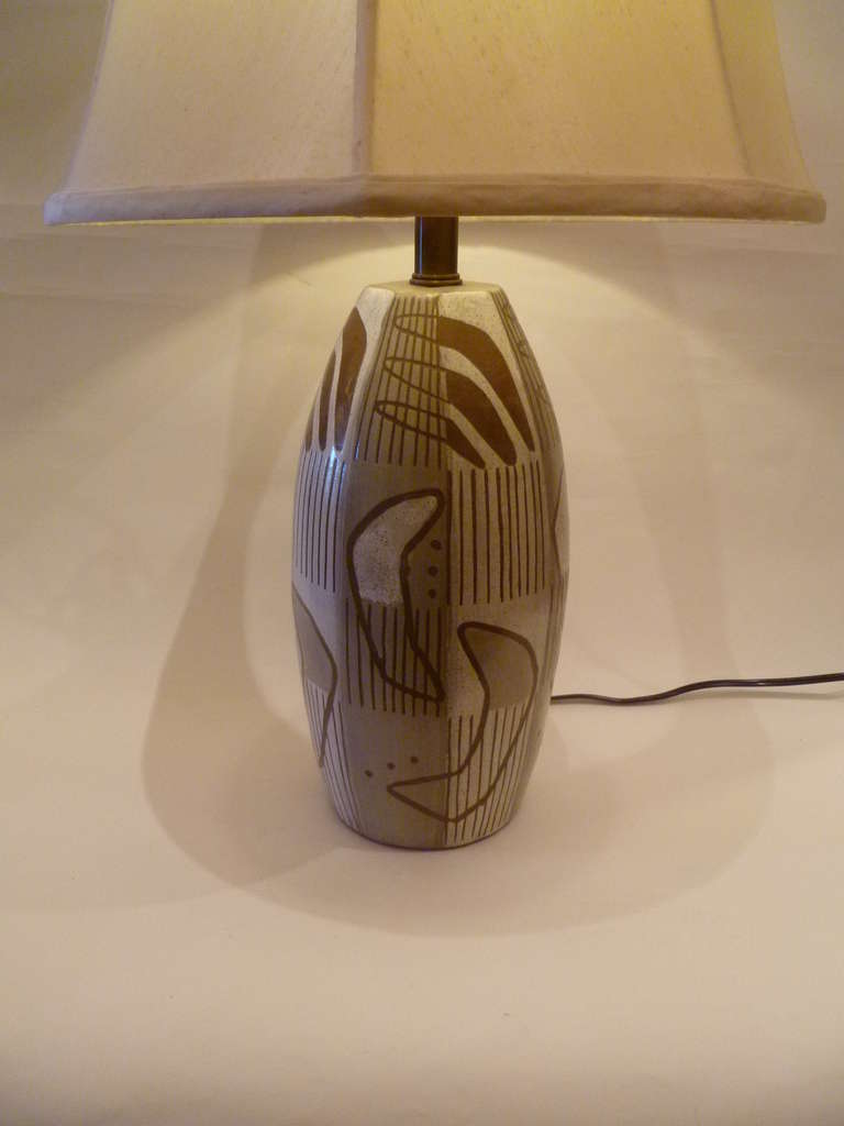 Mid-Century Modern 1950s Sgrafitto Pottery Table Lamp Tribal Amoeba Design