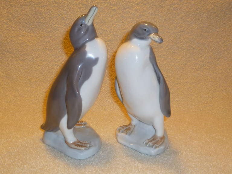 20th Century Lladro Pinguinos Porcelain Penguin Figurine Group
