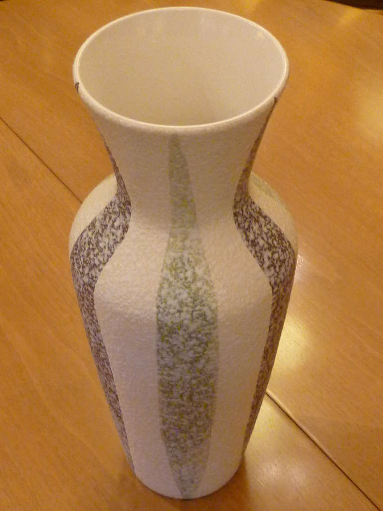 Tall GermanTextured Glaze 1961 Bay Keramik Vase In Excellent Condition In Miami, FL