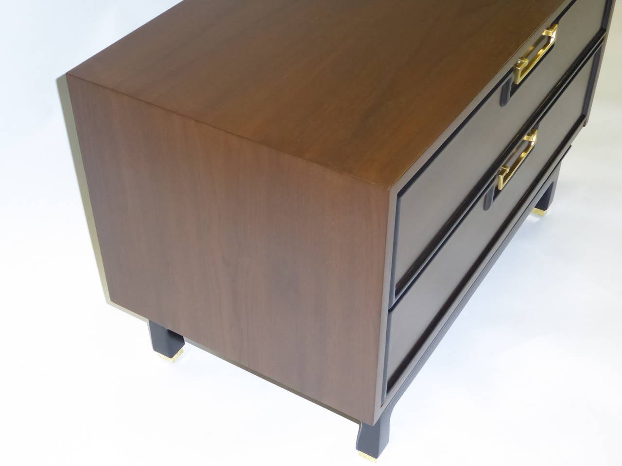 Sleek 1950s Modern Walnut Two-Drawer Bedside Tables 4