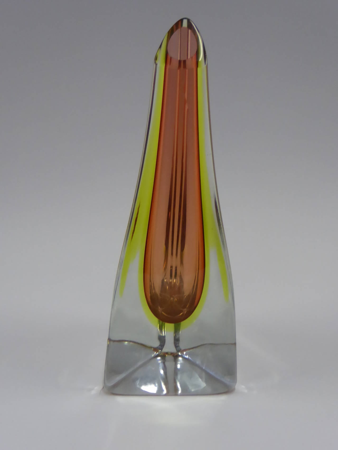 1950s Cenedese Sommerso Trifoglio Uranium Glass Vase In Excellent Condition In Miami, FL