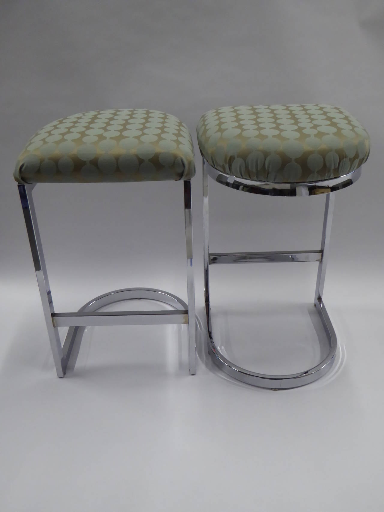 Mid-Century Modern Pair of Milo Baughman Chrome D-Form Barstools